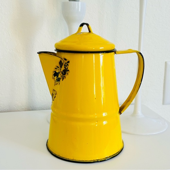 Vintage Farmhouse Enamel Kettle - Picture 2 of 10
